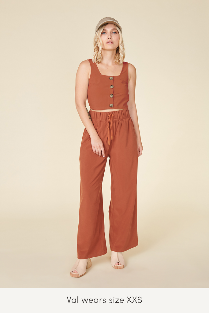 xxs travel pants in rust color