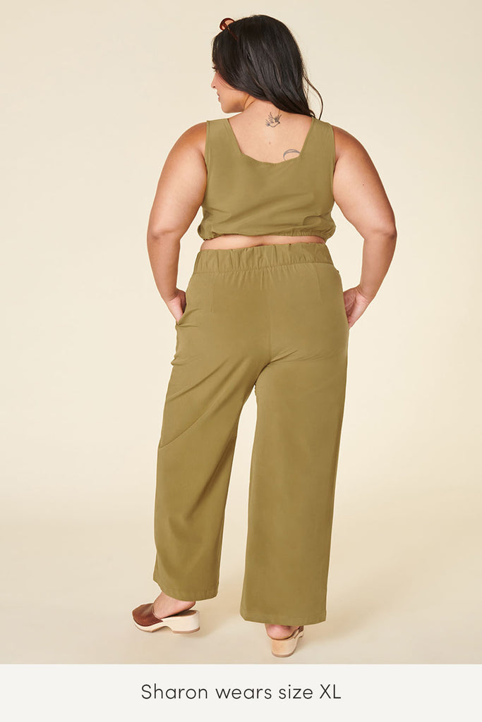 xl travel wayre pants in plant color