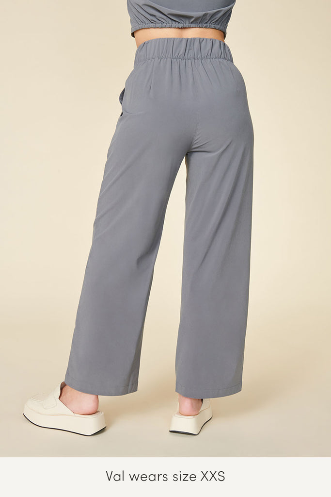 xxs travel pants in grey color