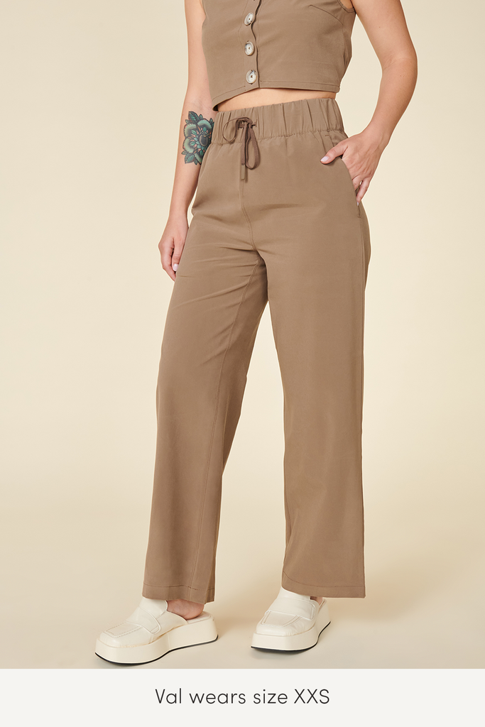 xxs brown travel pants from wayre