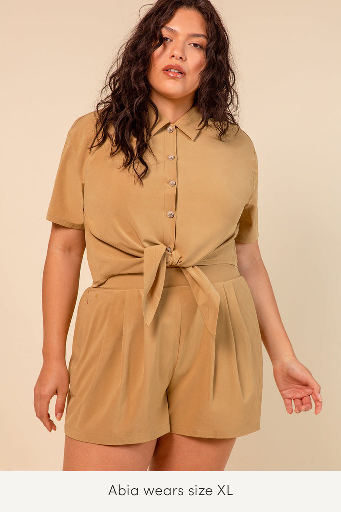 xl button up crop in sand color