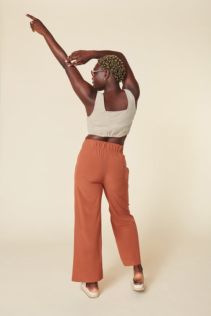 back view cruiser pants in clay