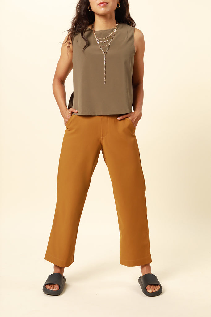 perfect travel pants in bronze color