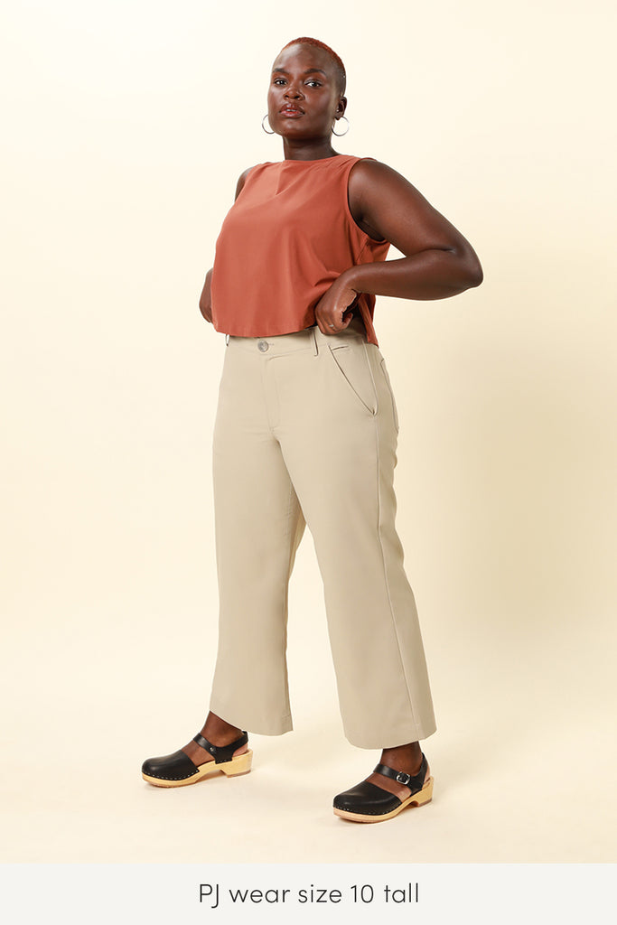 Travel pants from wayre in size 10 in light beige color