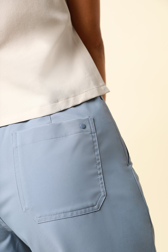 Jetsetter trouser in light blue back pocket detail