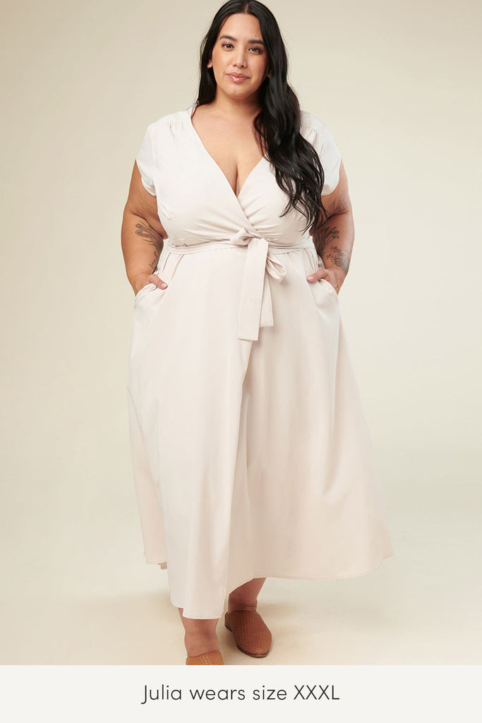 plus size beautiful and comfortable travel dress with zipper pockets