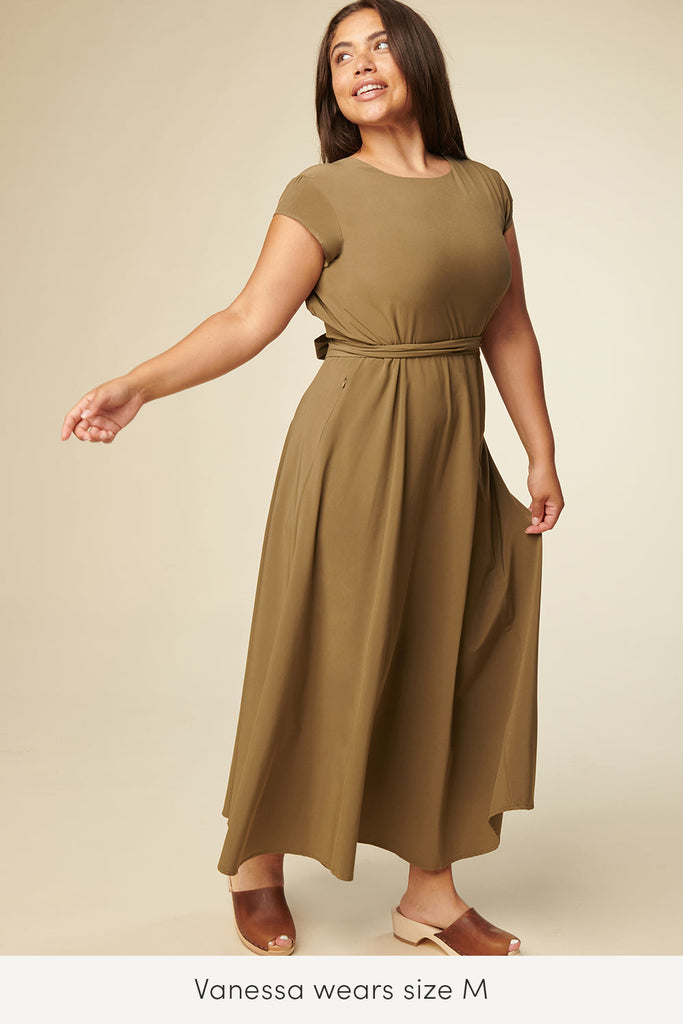 medium size maxi dress with pockets