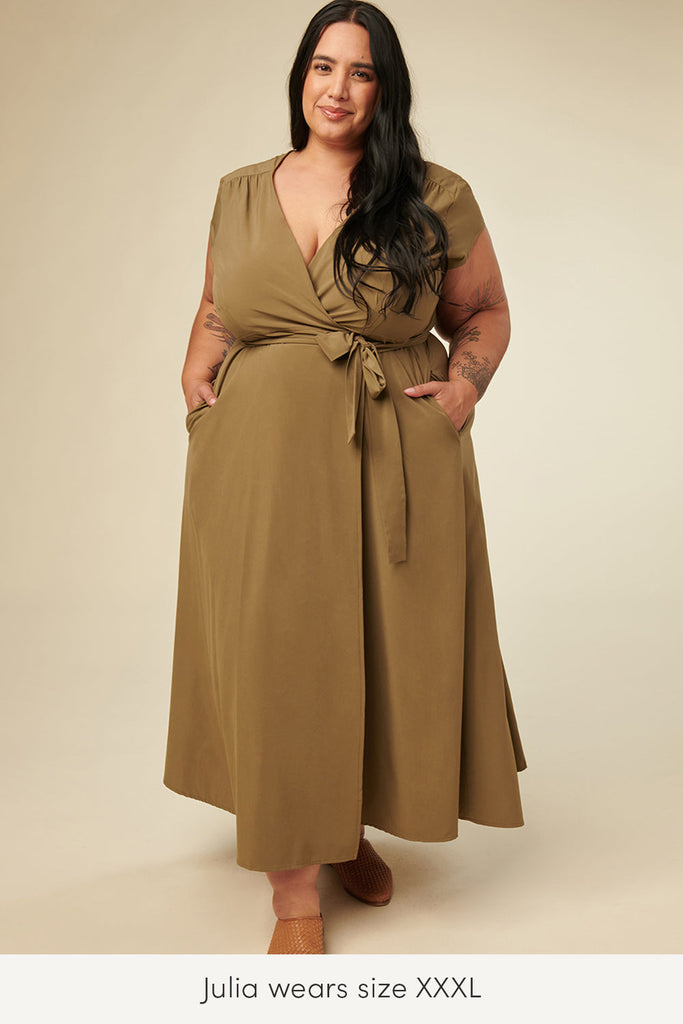 xxxl plus size travel maxi dress with pockets in fern green color
