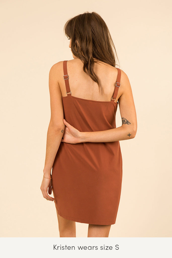 small travel dress with pockets in rust color