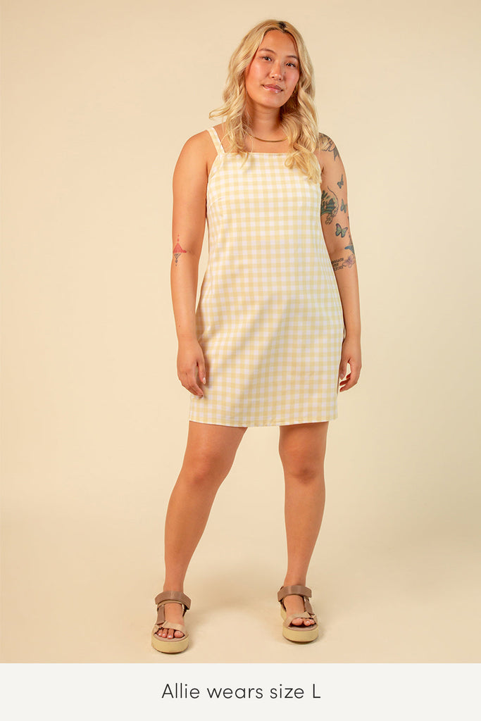 large summer travel dress in yellow straw plaid