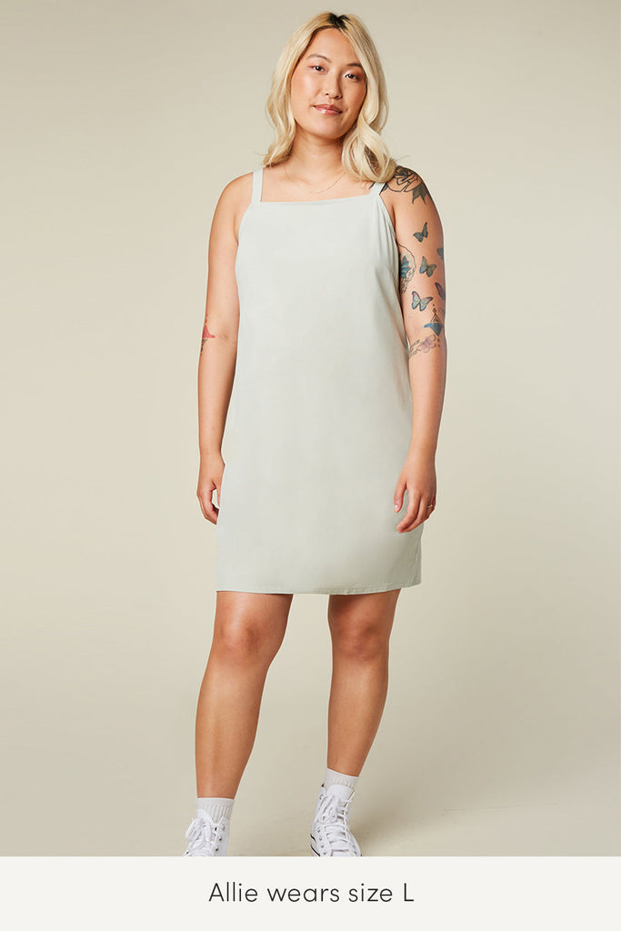 large sustainable travel dress with pockets