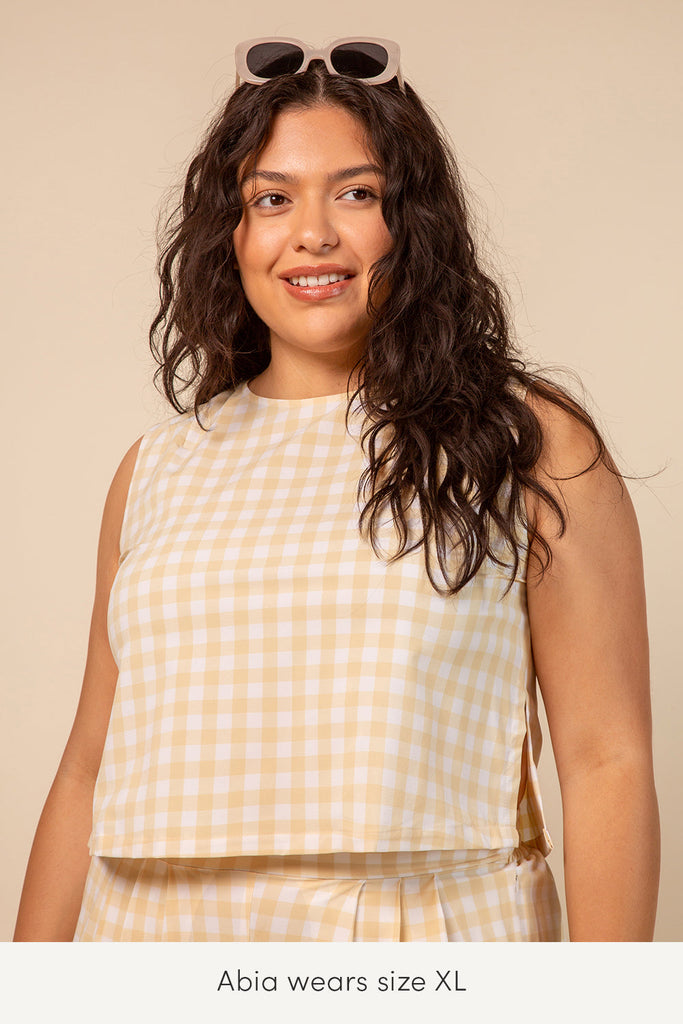 xl wayre shift and snap tank in light yellow plaid